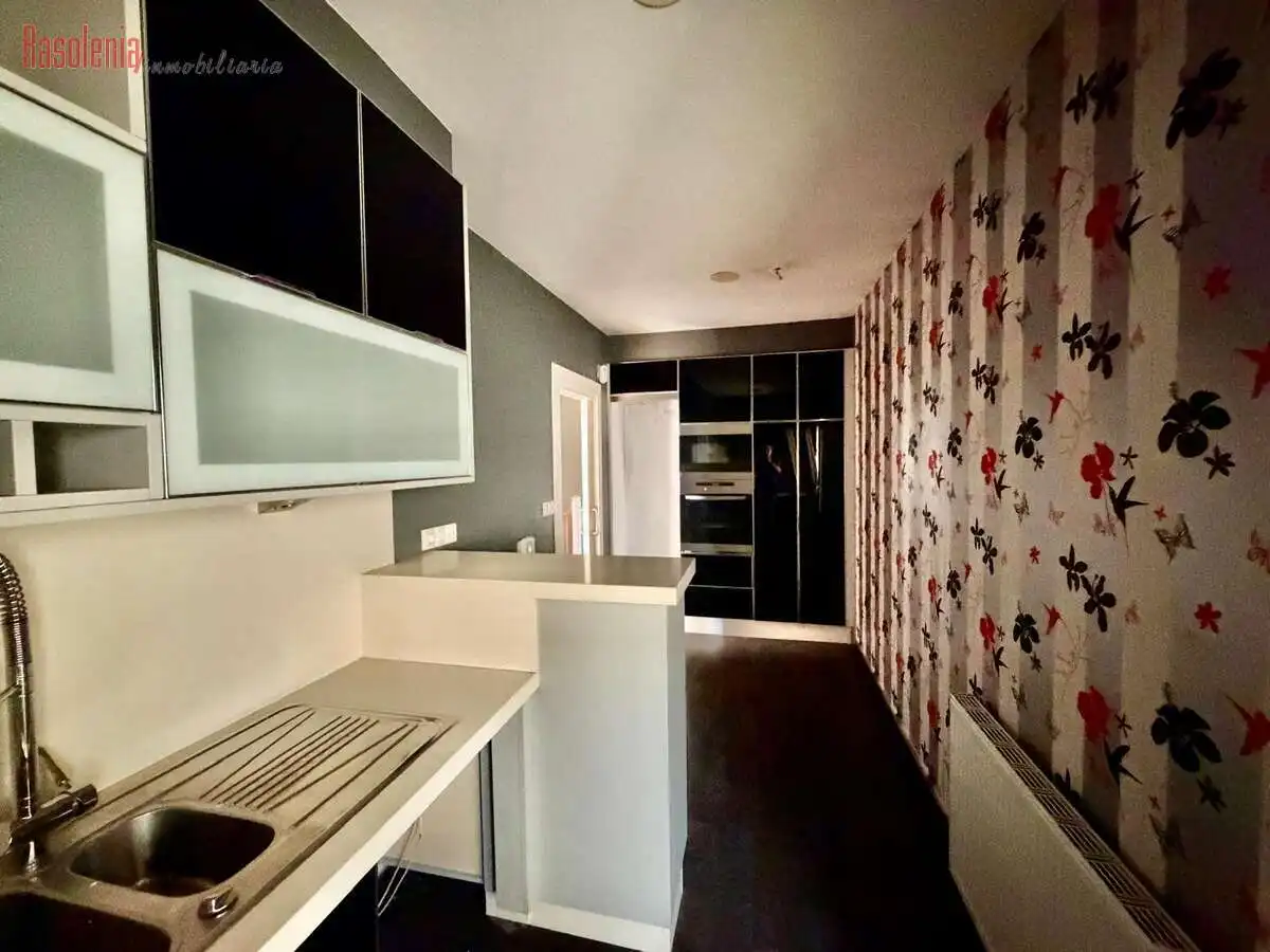 Cuina de Dúplex en venda en Lugo amb Calefacció