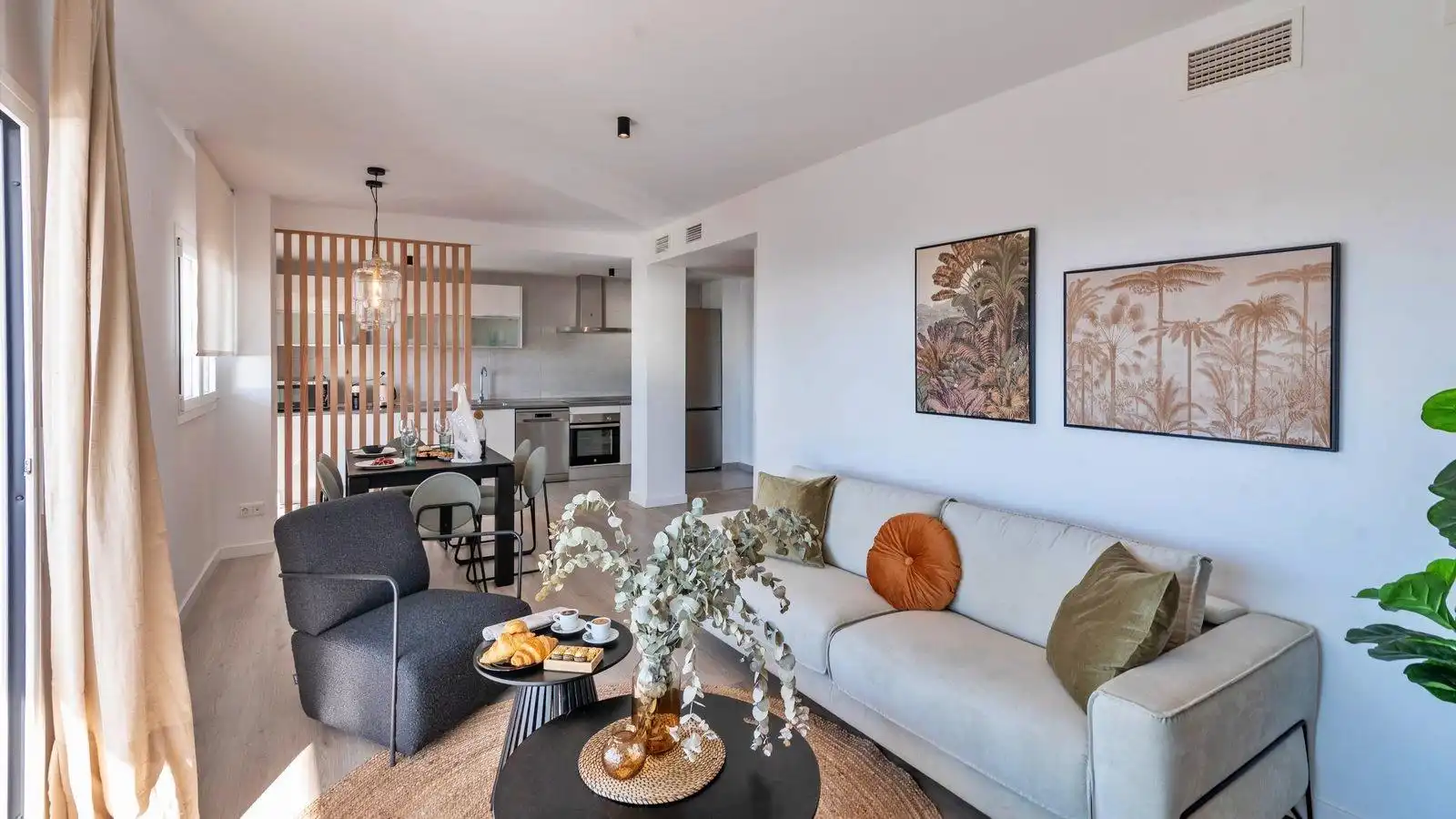 Sala de estar de Piso en venta en Rincón de la Victoria con Aire acondicionado, Calefacción y Jardín privado