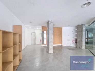 Local comercial en venda a Calle Pintor Cabrera