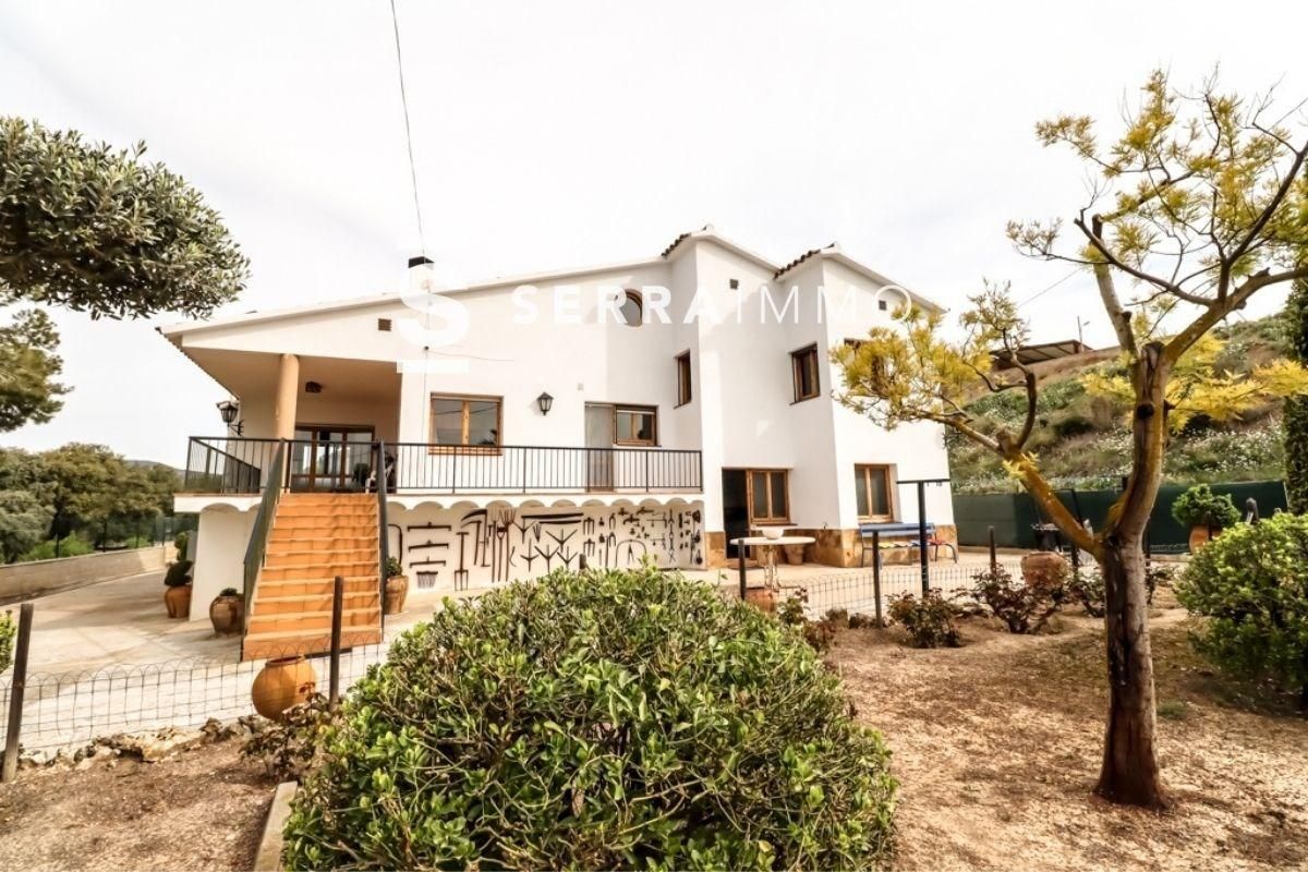 Vista exterior de Casa o xalet en venda en Font-rubí amb Jardí privat