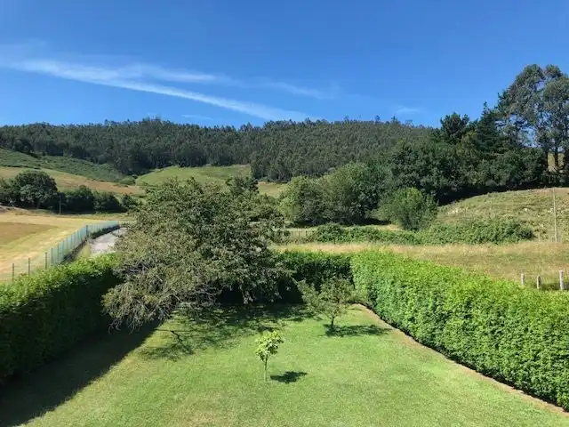 Jardín de Casa o chalet en venta en Llanera con Calefacción, Jardín privado y Parquet