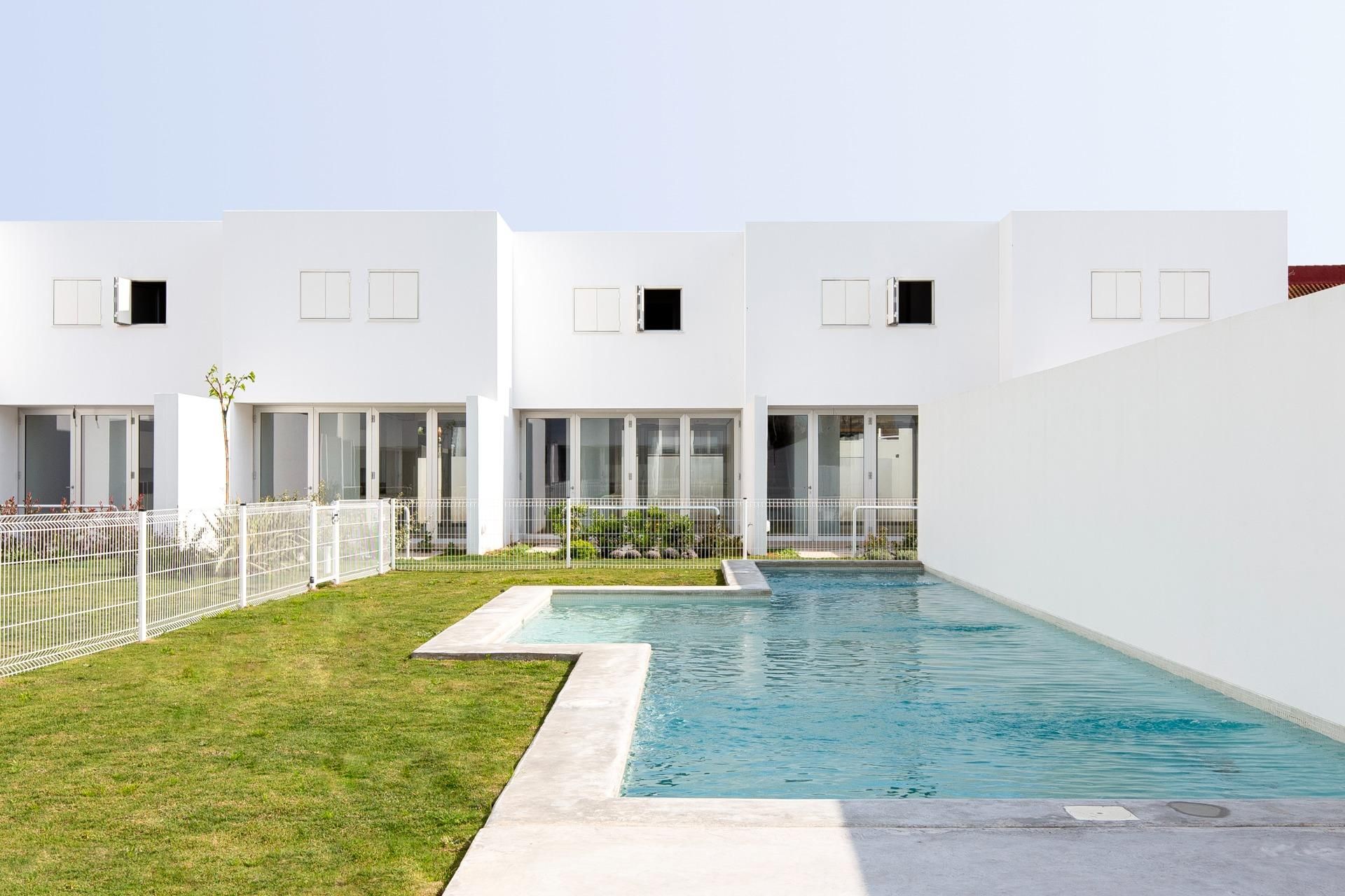 Piscina de Casa adosada en venda en La Pobla de Farnals amb Aire condicionat, Jardí privat i Terrassa