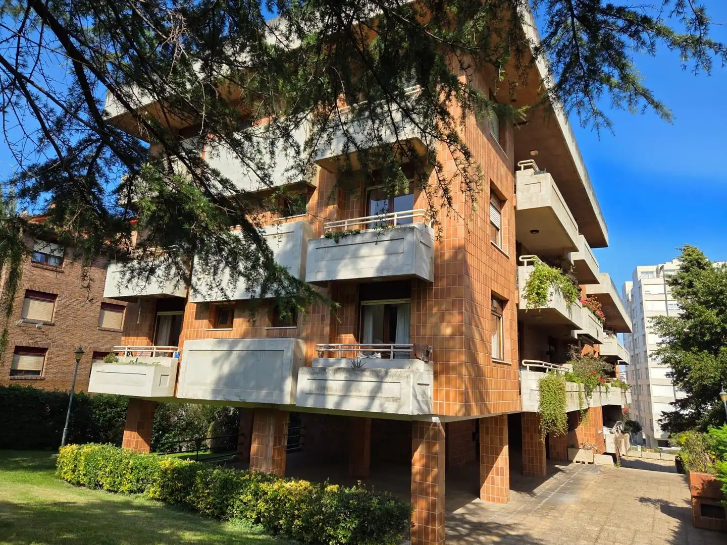 Vista exterior de Dúplex en venda en Santander amb Calefacció, Jardí privat i Terrassa