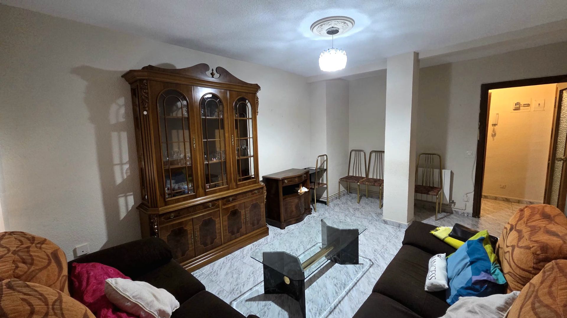 Sala d'estar de Pis en venda en Parla amb Aire condicionat, Calefacció i Moblat