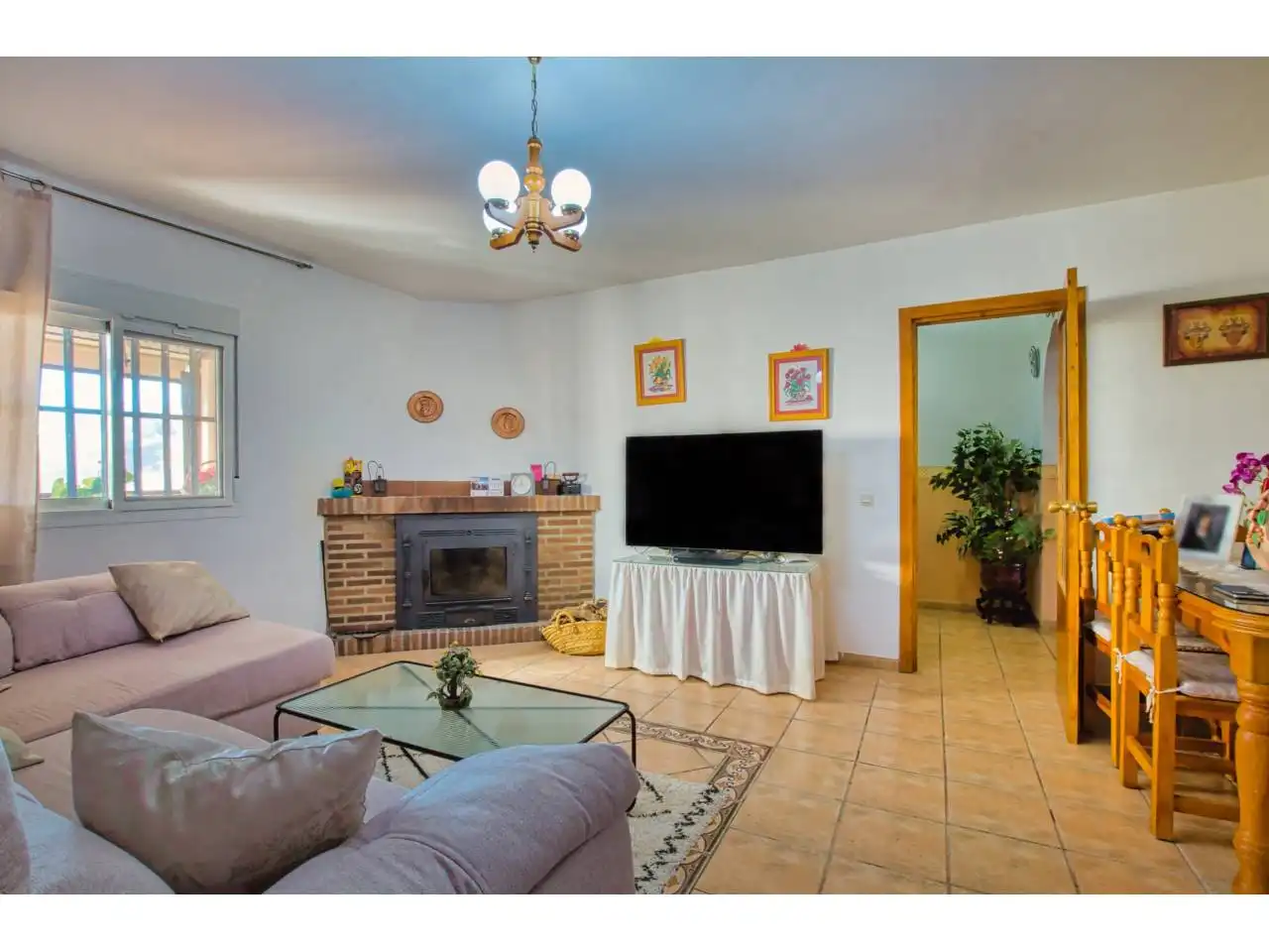 Sala de estar de Finca rústica en venta en Alcaucín con Terraza y Piscina