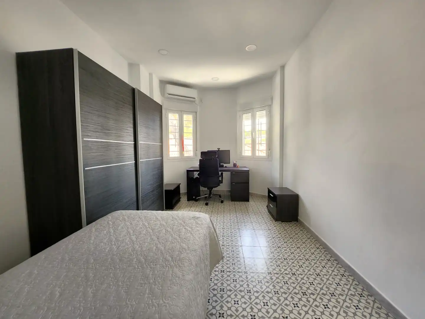 Habitación de Casa o chalet en venta en Alcalá de Guadaira con Aire acondicionado, Calefacción y Jardín privado
