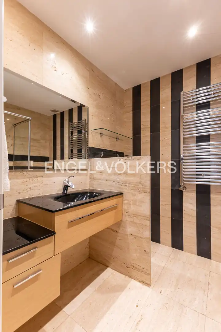 Kitchen of Flat for rent in Madrid  with Air Conditioner, Heating and Parquet flooring