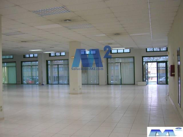 Local comercial en Alquiler en Polígono Industrial Sur
