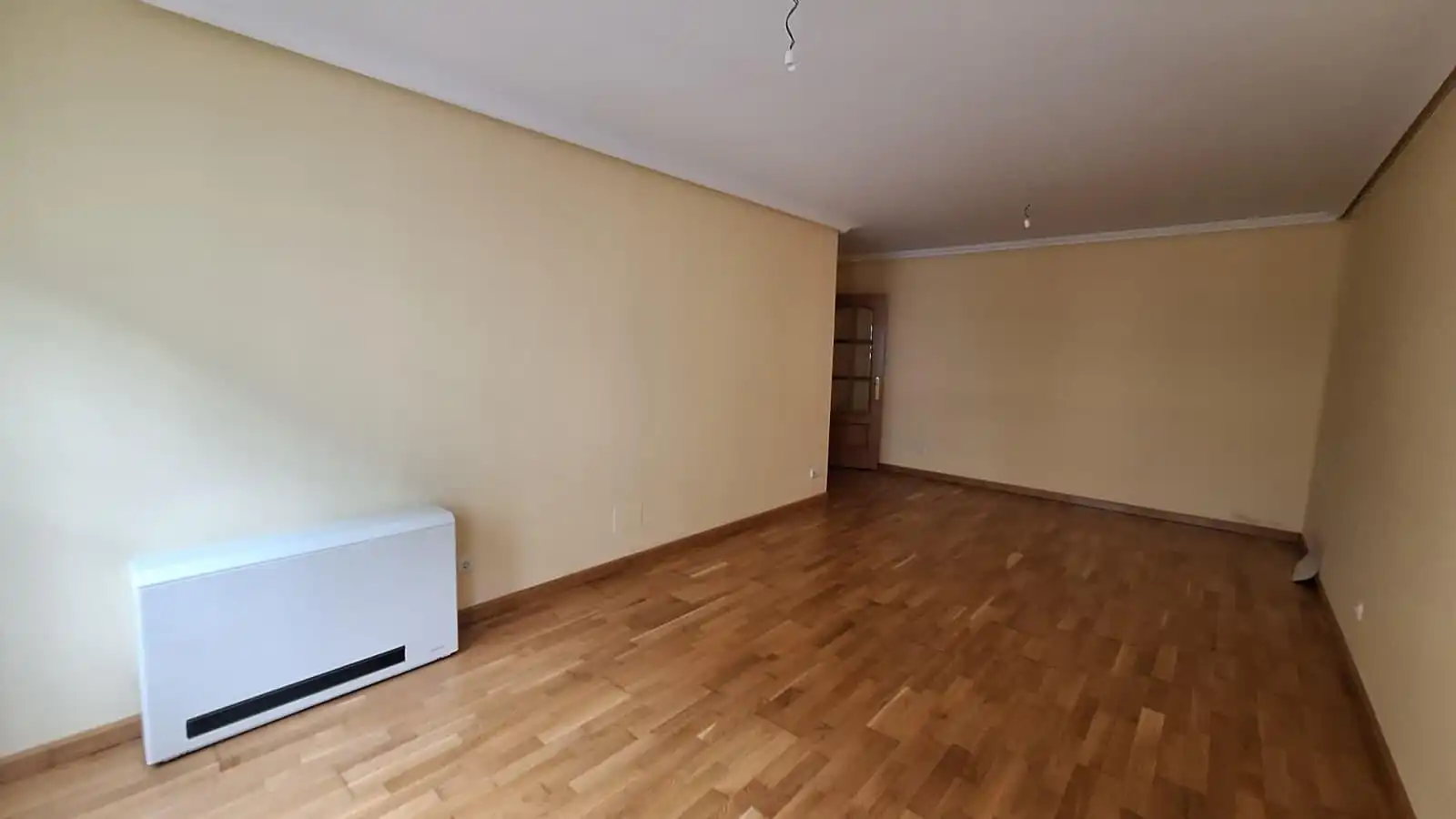 Sala de estar de Piso en venta en Ponferrada con Calefacción, Parquet y Trastero