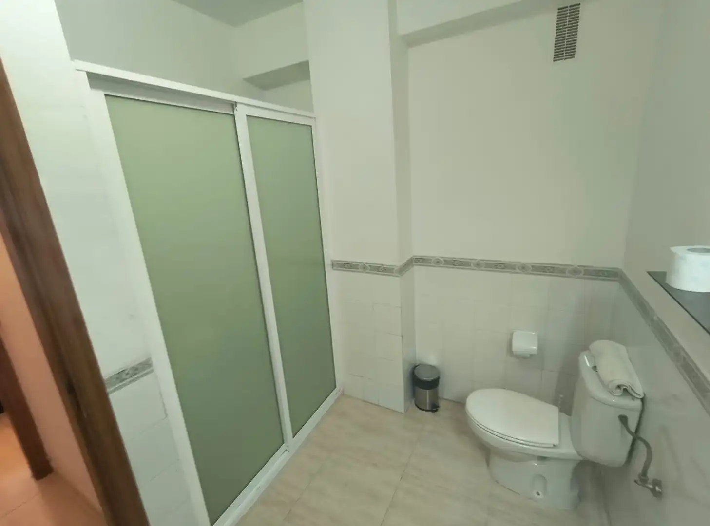 Badezimmer von Wohnung zum Verkauf in Puerto de la Cruz mit Möbliert, Ofen und Fernseher