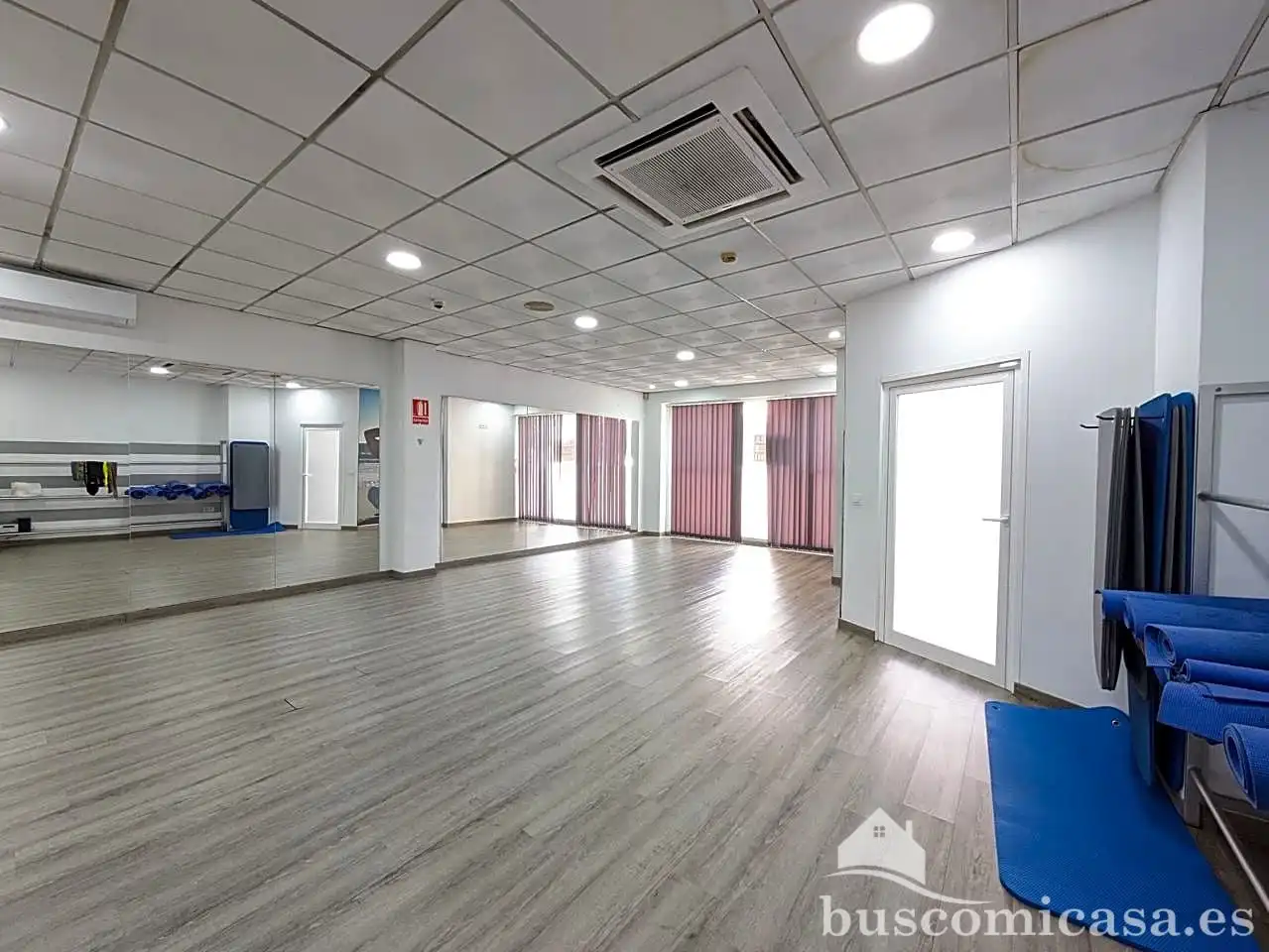 Local comercial en venda a Aníbal E Himilce