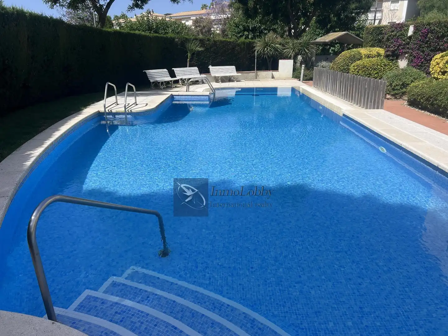 Piscina de Apartament de lloguer en Castell d'Aro, Platja d'Aro i s'Agaró amb Aire condicionat, Terrassa i Piscina comunitària
