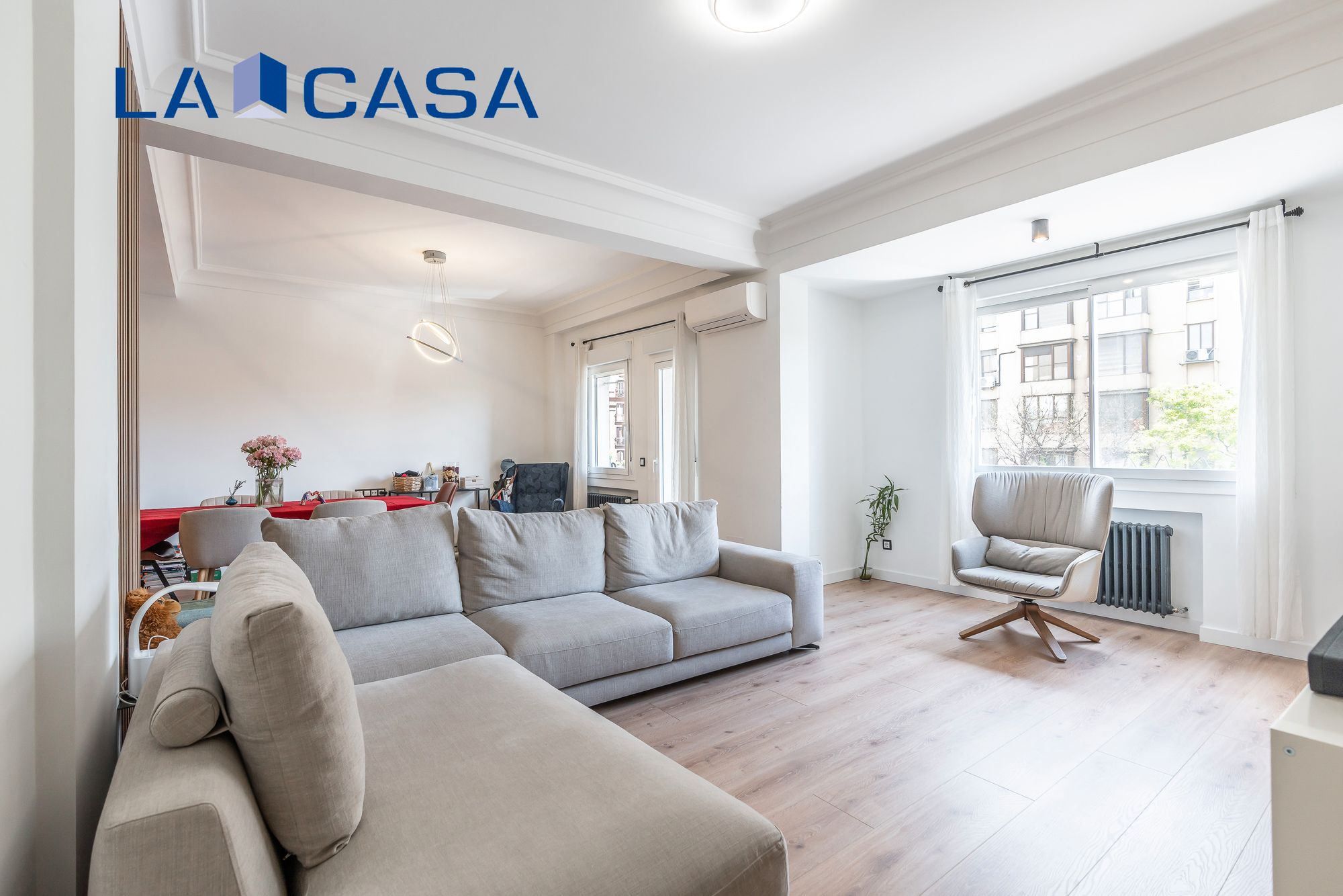 Sala de estar de Piso en venta en  Madrid Capital con Calefacción y Terraza