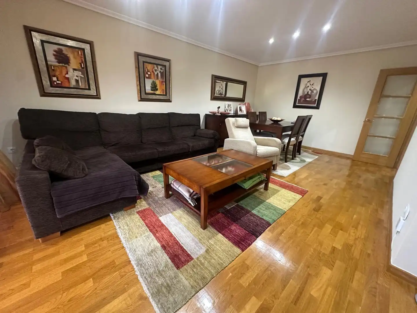 Sala d'estar de Casa adosada en venda en Coles amb Calefacció, Jardí privat i Terrassa