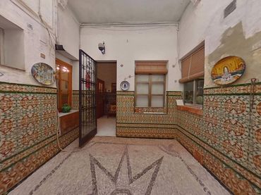 Casa amb balcó en venda a Calle OBISPO FITERO