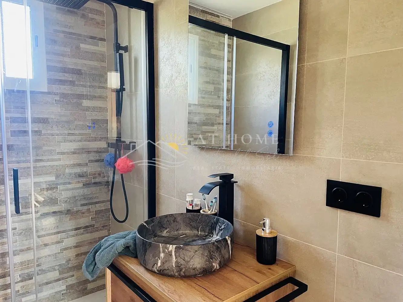 Baño de Apartamento de alquiler en Nerja con Terraza y Piscina