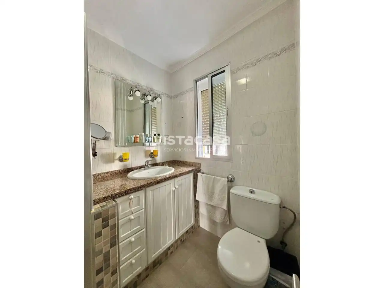 Baño de Piso en venta en Alcalá de Guadaira con Aire acondicionado, Calefacción y Amueblado