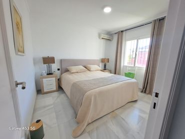 Estudi amb piscina de lloguer a San Pedro de Alcántara