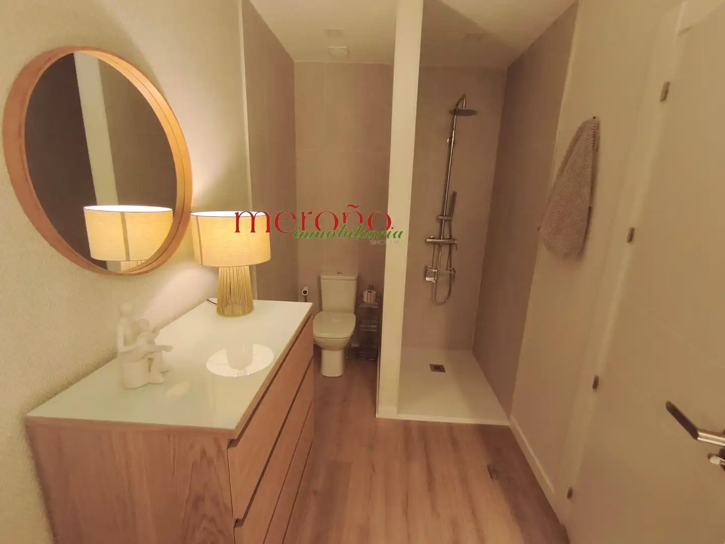 Baño de Piso de alquiler en Elche / Elx con Aire acondicionado, Calefacción y Amueblado