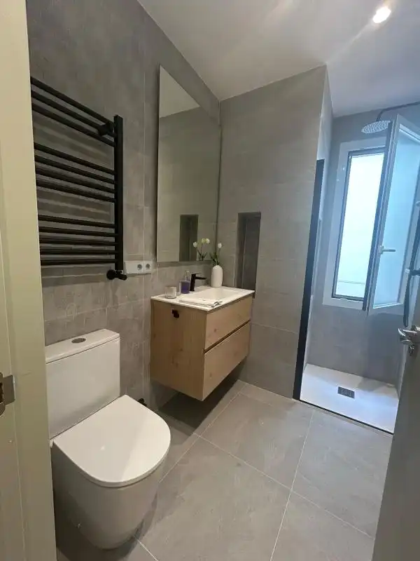 Baño de Piso en venta en Madrid con Aire acondicionado y Calefacción