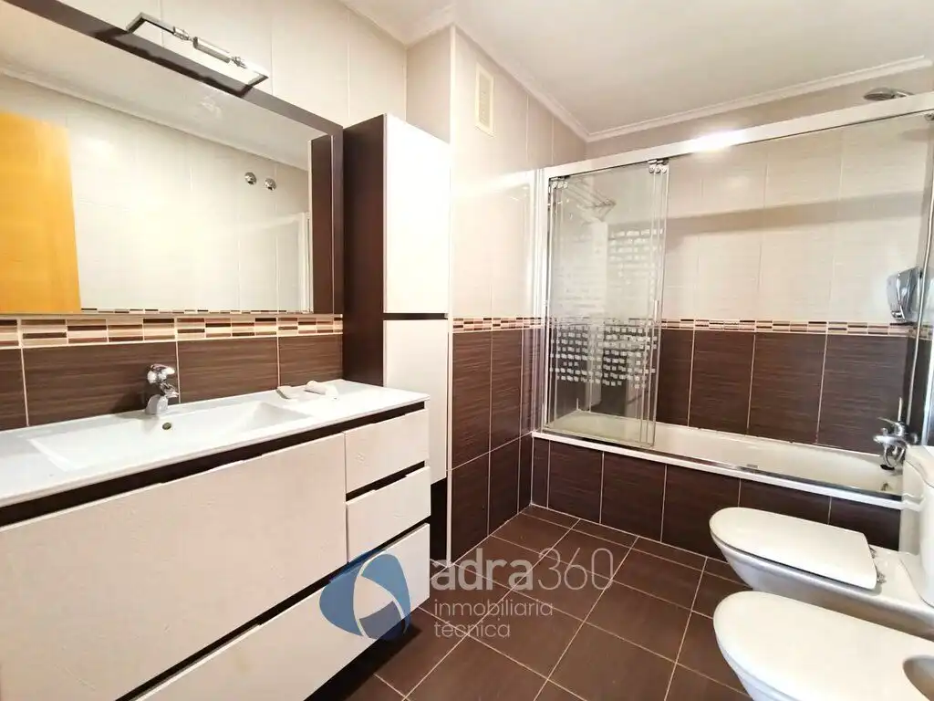 Baño de Ático en venta en  Logroño con Aire acondicionado, Calefacción y Terraza