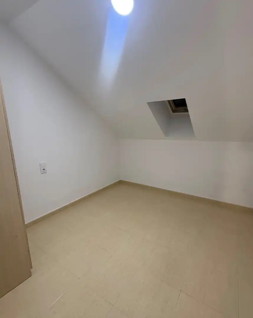 Maisonette zur Miete in Pantoja mit Heizung, Abstellraum und Ofen