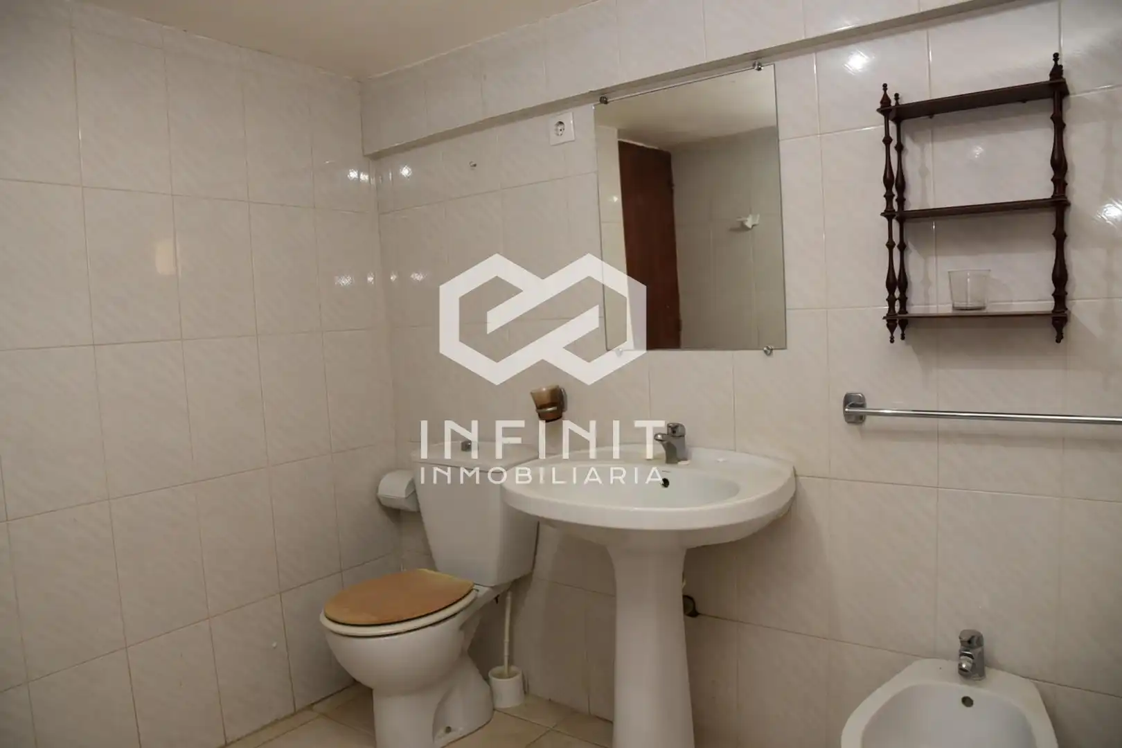 Bathroom of Houses for sale in Muduex  with Private garden, Storage room and Balcony