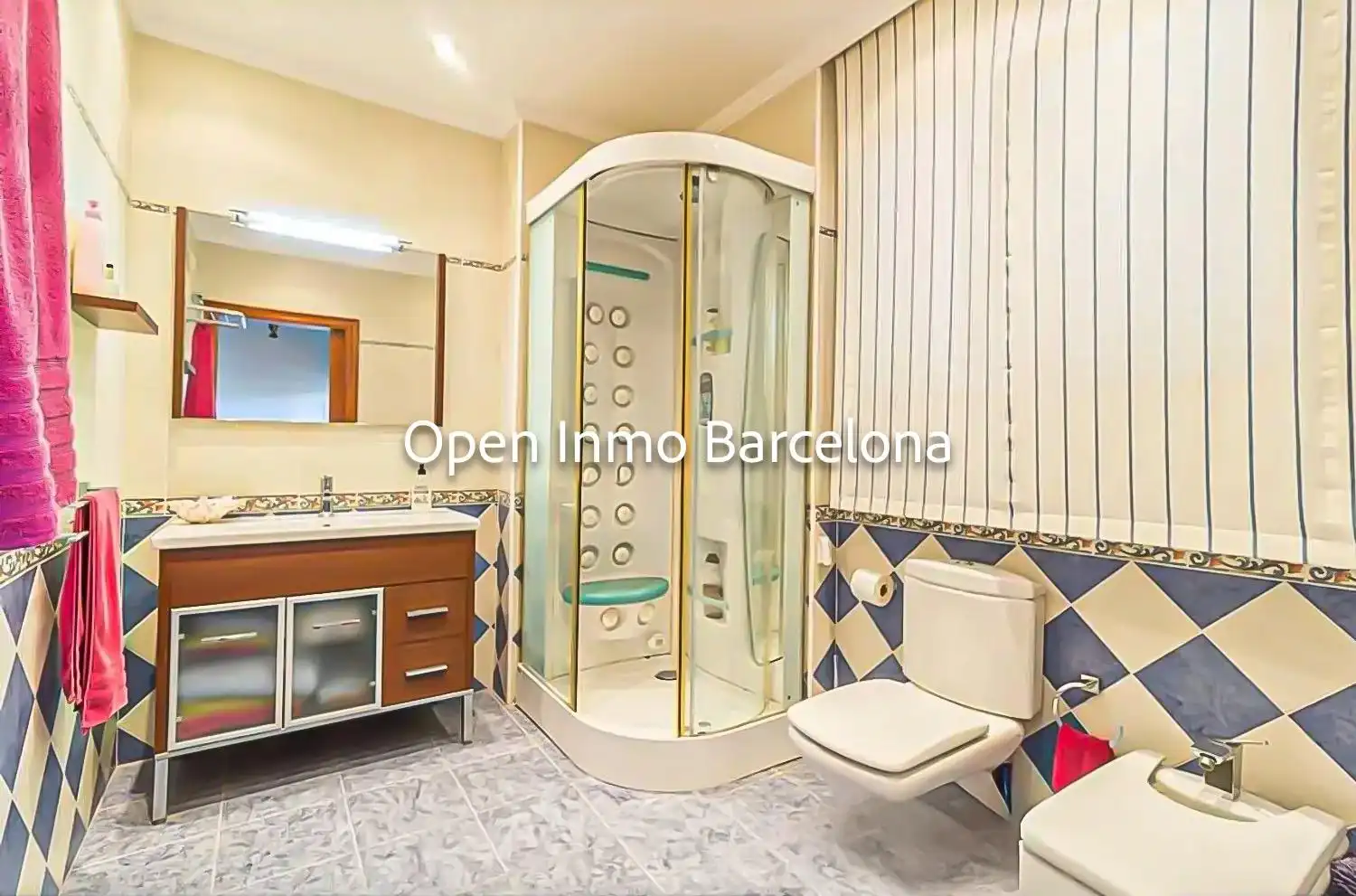 Bathroom of Houses for sale in Castelldefels  with Air Conditioner, Heating and Private garden