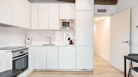 Ático de 111 m2 con vistas y terraza en venta en El Gòtic, Barcelona, imatge 4