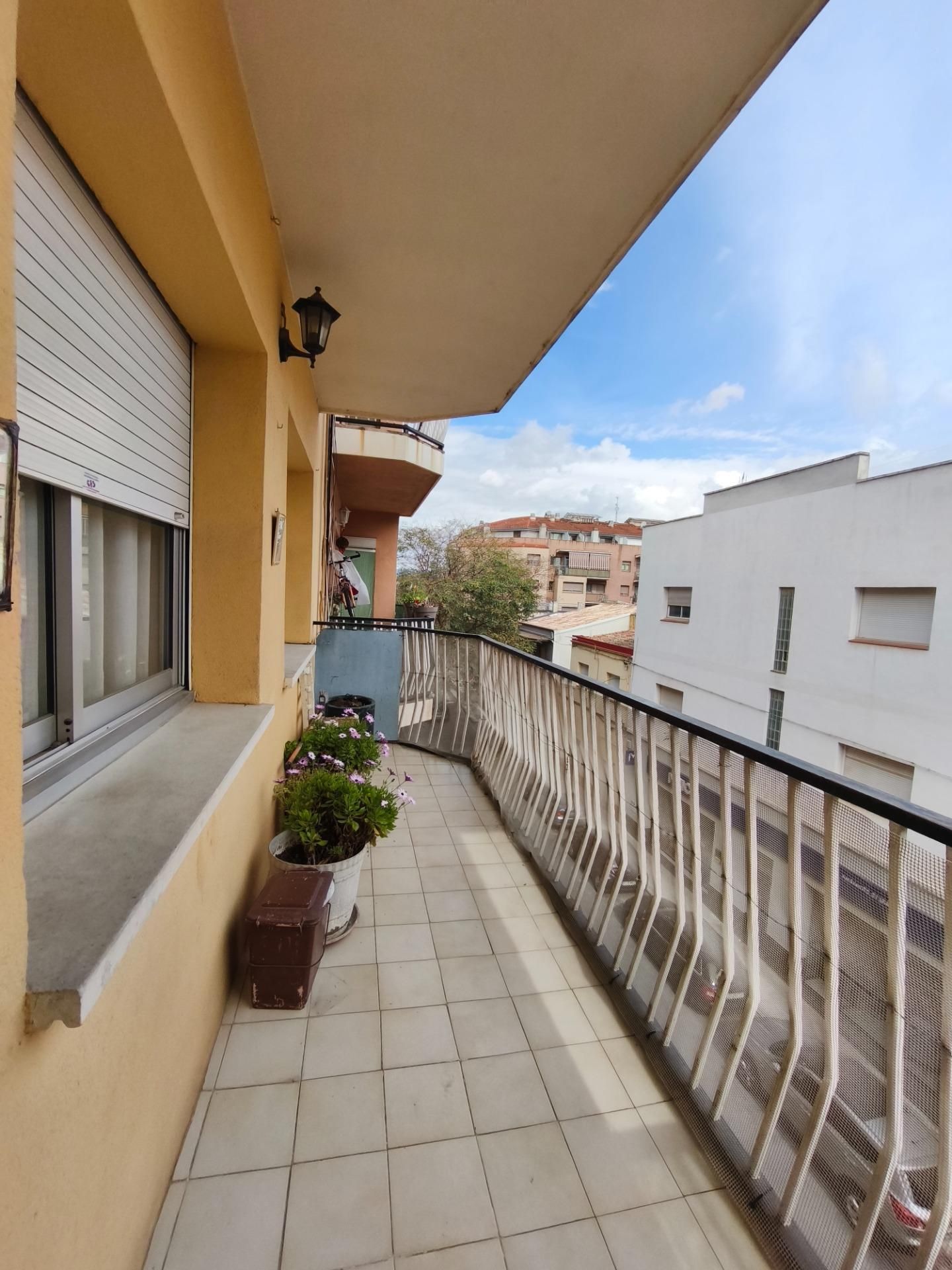 Vista exterior de Pis en venda en Vilafranca del Penedès amb Calefacció, Terrassa i Balcó