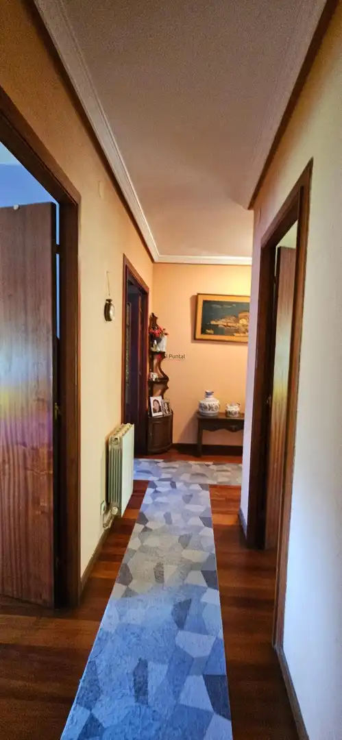 Casa rústica amb terrassa en venda a Voto, imagen 49