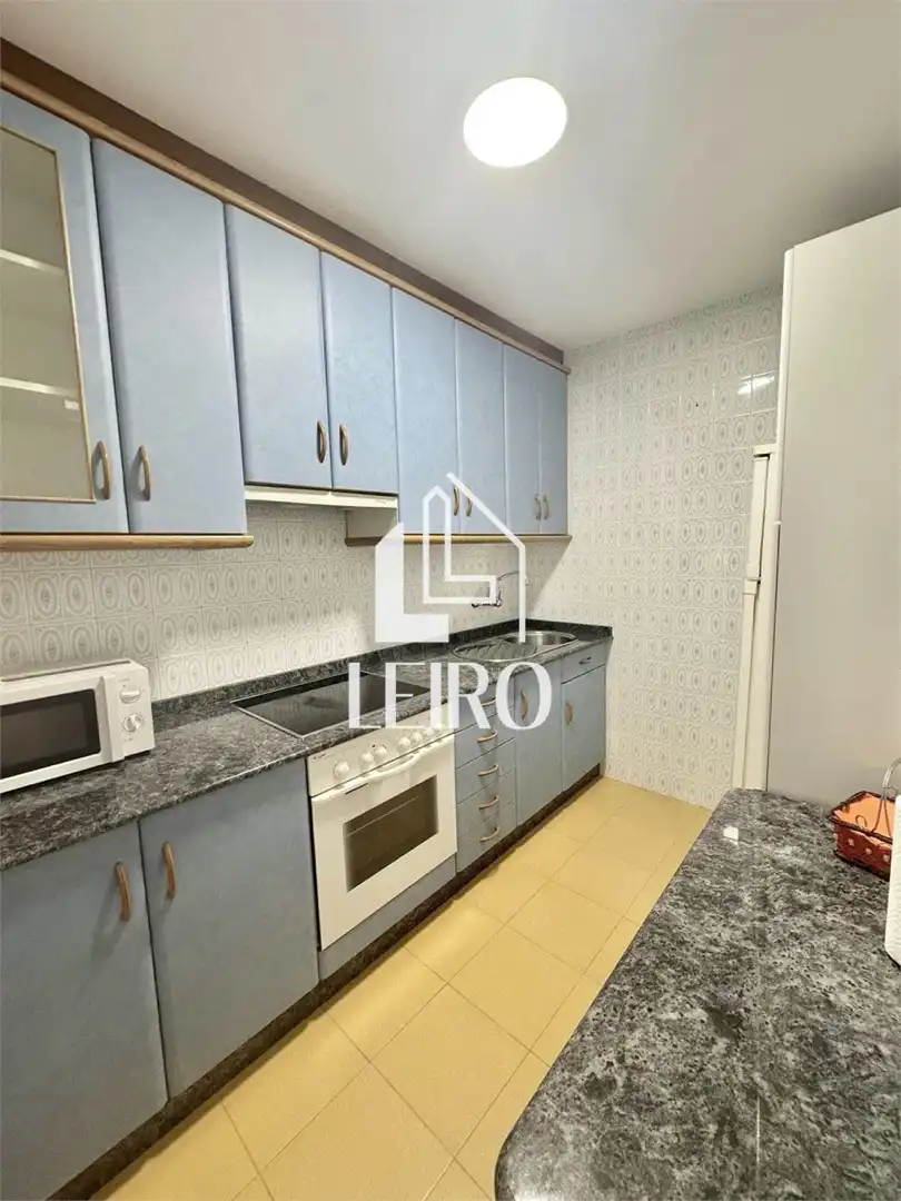 Cuina de Apartament en venda en Vilanova de Arousa amb Calefacció i Moblat