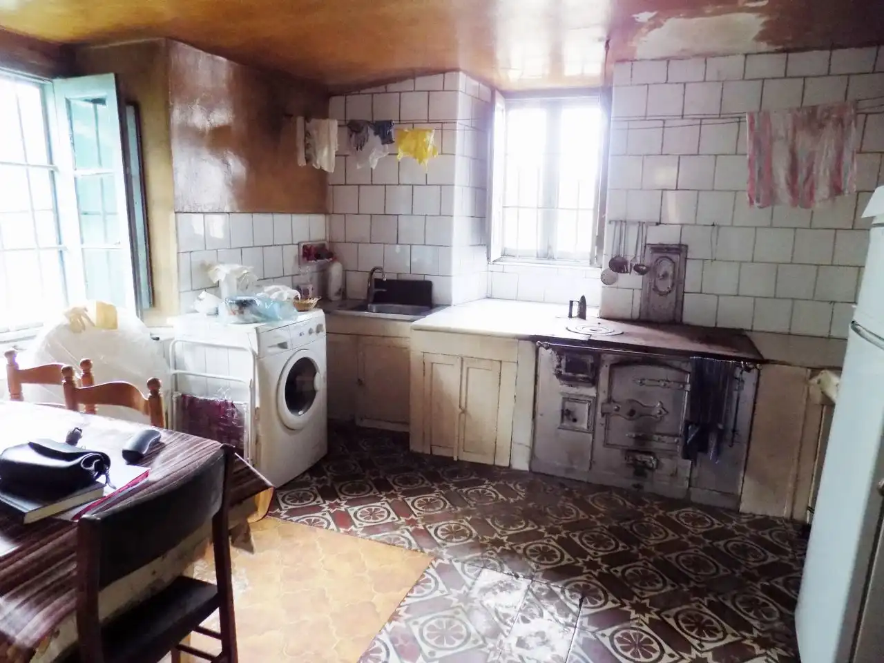 Cocina de Finca rústica en venta en Salas con Calefacción, Jardín privado y Terraza