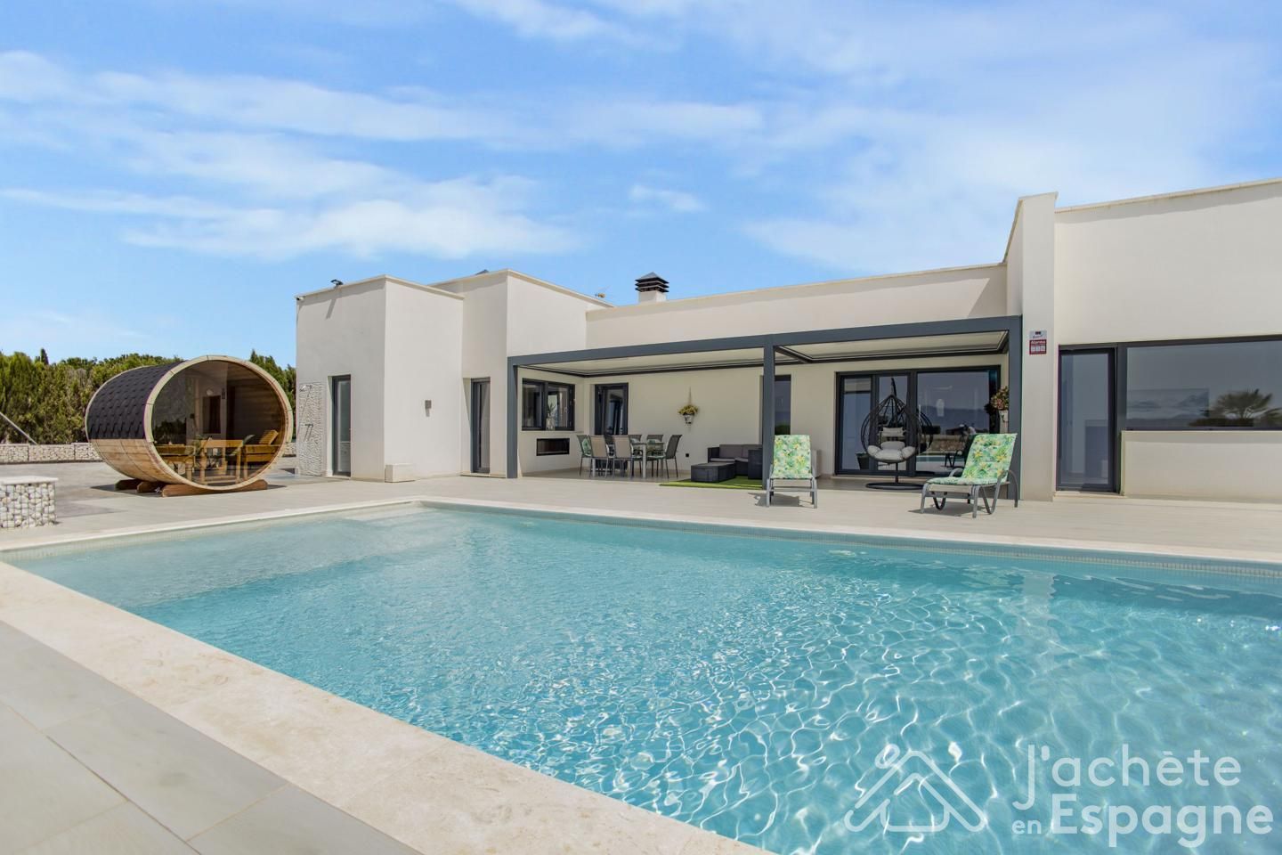 Swimming pool of House or chalet for sale in Yecla  with Air Conditioner, Heating and Private garden
