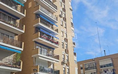 Exterior view of Flat for sale in  Sevilla Capital