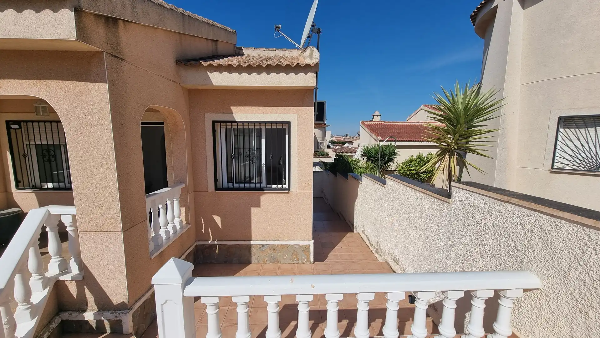 Vista exterior de Casa o chalet en venta en Rojales con Aire acondicionado, Jardín privado y Terraza