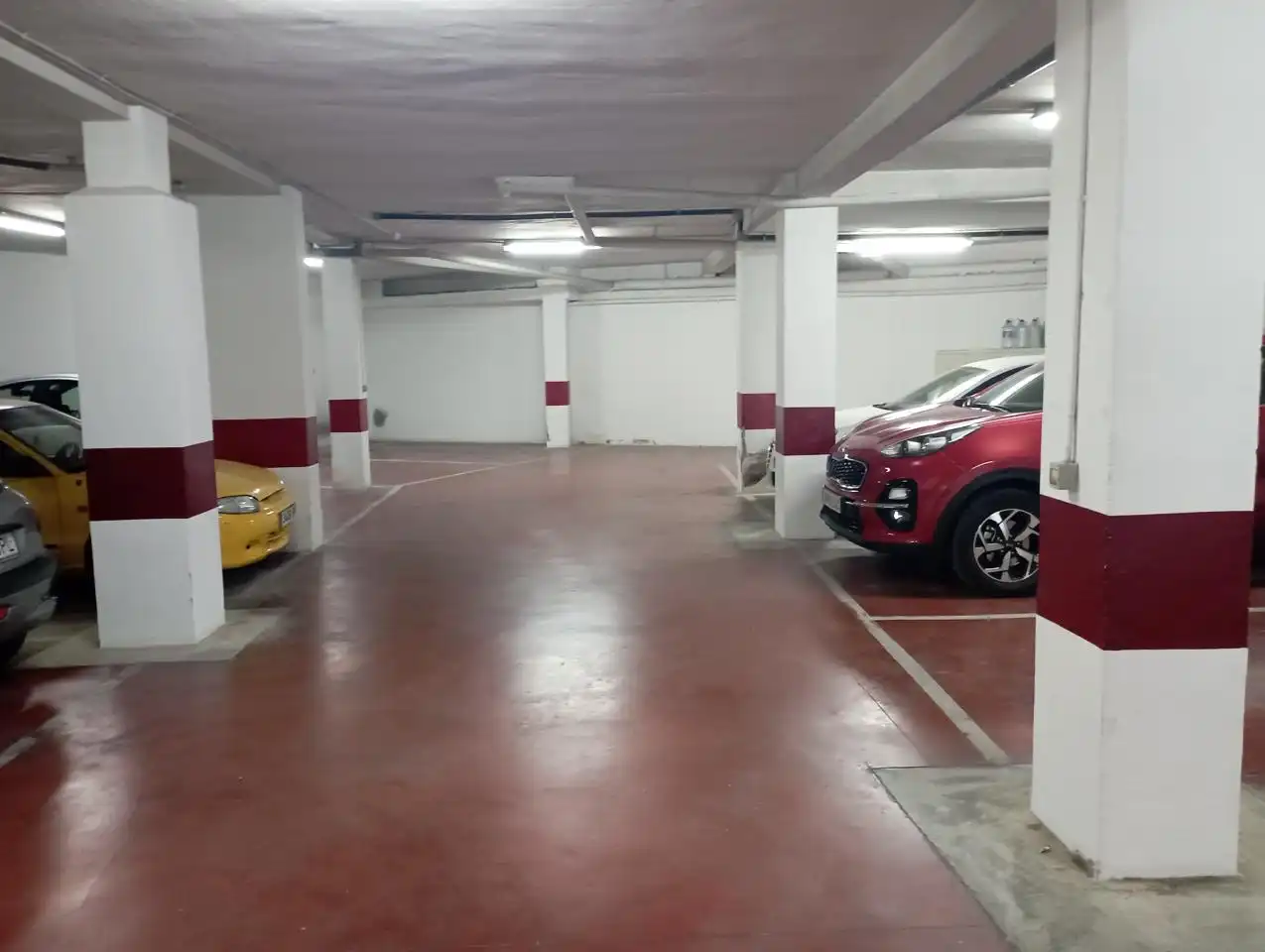 Aparcament en venda a Carrer Reis Catòlics 1