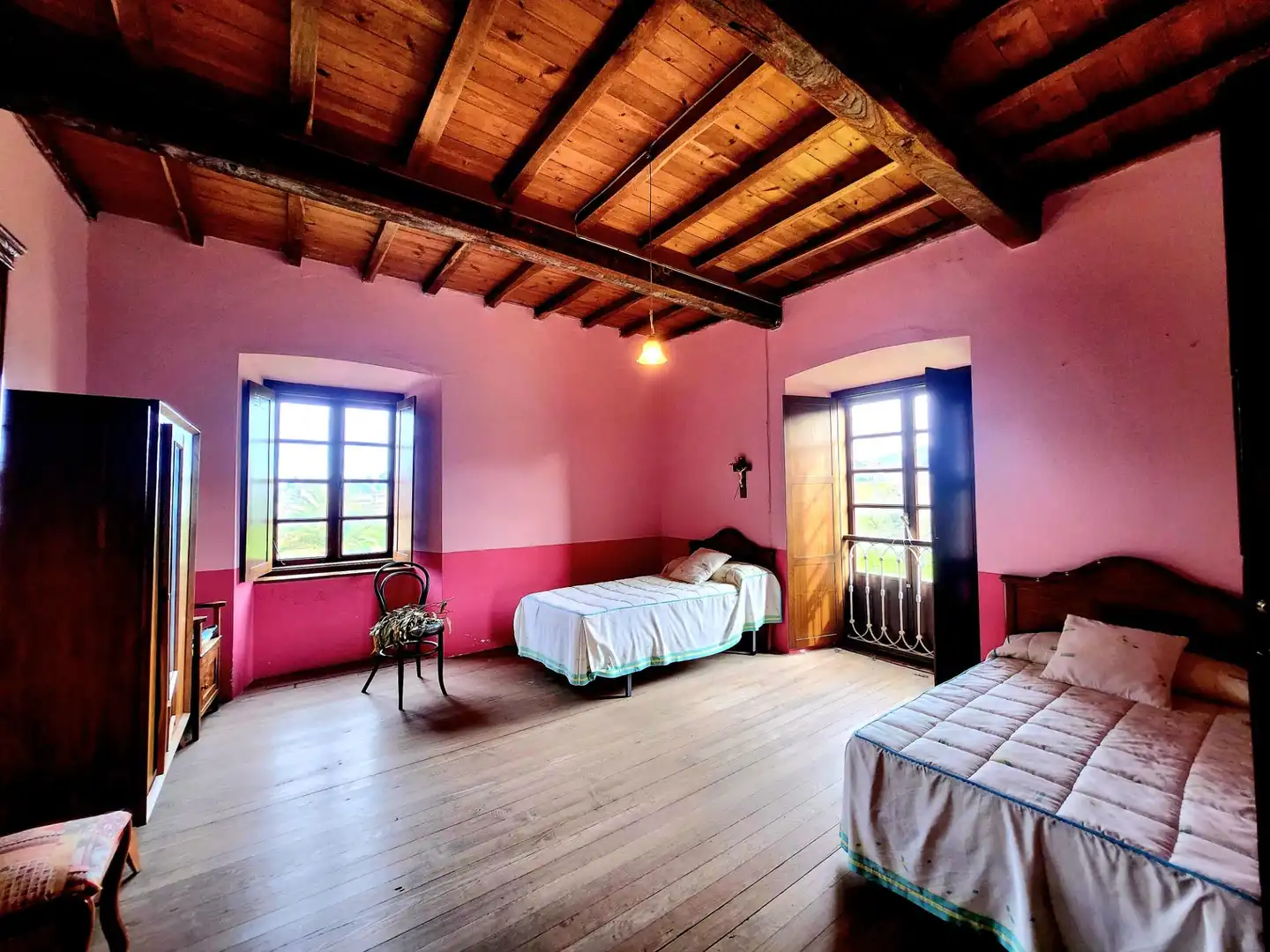 Schlafzimmer von Country house zum Verkauf in Coaña mit Privatgarten, Abstellraum und Balkon