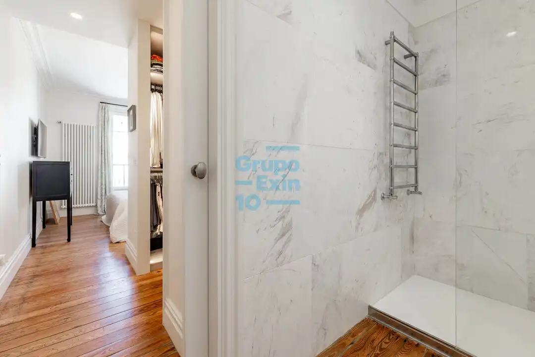 Baño de Piso en venta en Donostia - San Sebastián  con Aire acondicionado, Calefacción y Balcón