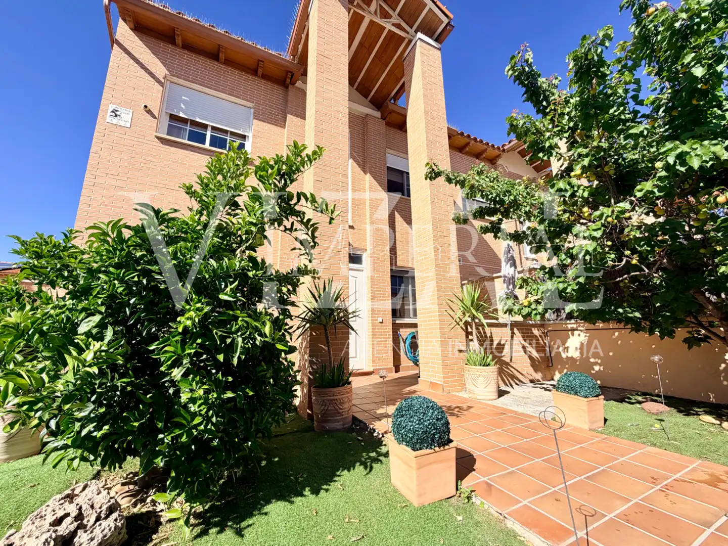 Garden of Detached homes for sale in Argés  with Air Conditioner, Heating and Furnished