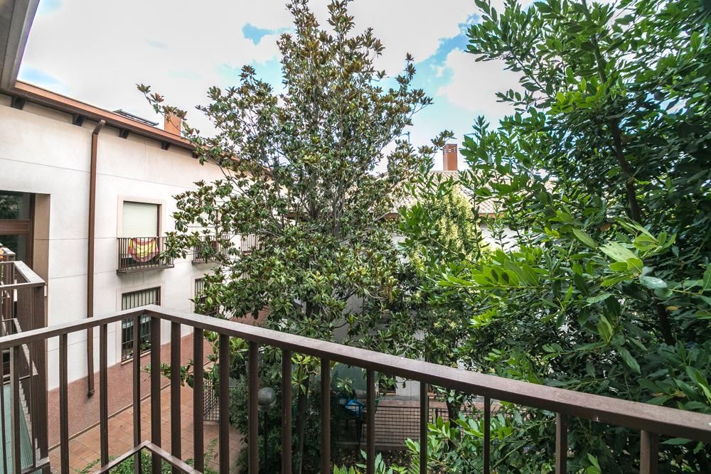 Balcony of Flat for sale in Pinto  with Parquet flooring