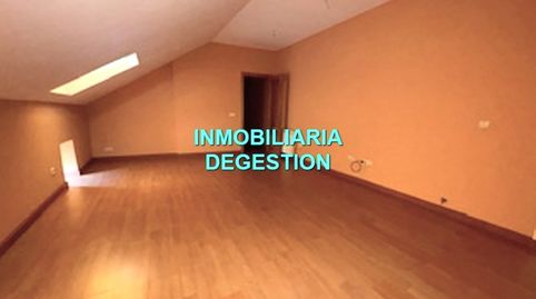 Foto 2 de Piso en venta en Calle Beltrán de la Cueva, Úbeda, Jaén