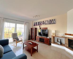 Living room of Single-family semi-detached for sale in Alhaurín de la Torre  with Air Conditioner, Heating and Terrace