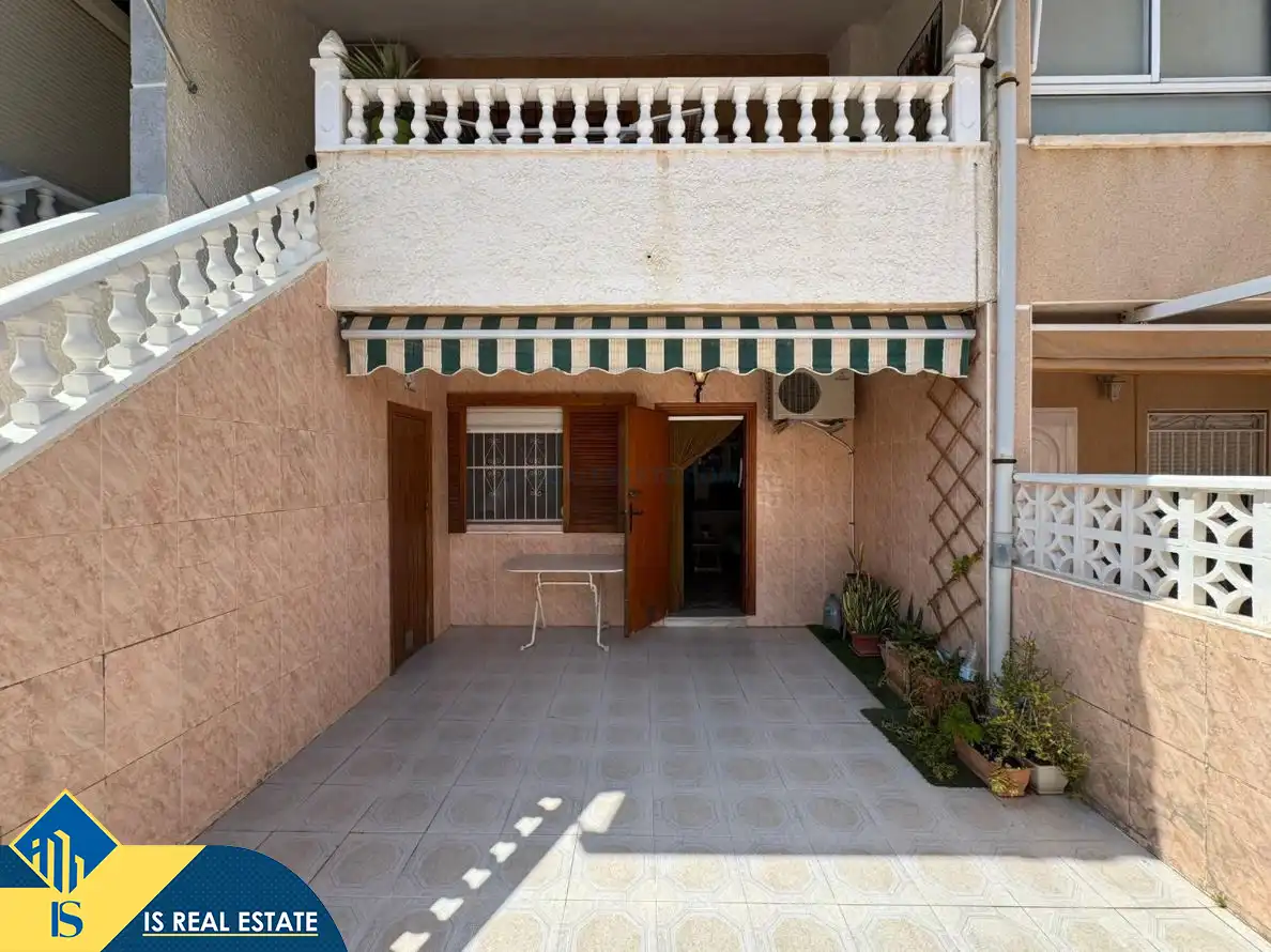 Bungalow con terraza, en la provincia de Alicante, en la ciudad de Torrevieja, en la zona de Playa de los Náufragos. 3 habitacione, imatge 5
