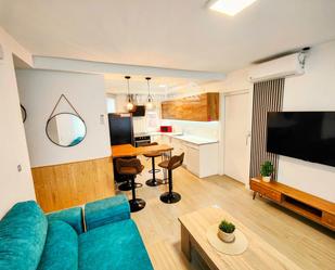 Sala d'estar de Apartament en venda en Salamanca Capital amb Balcó