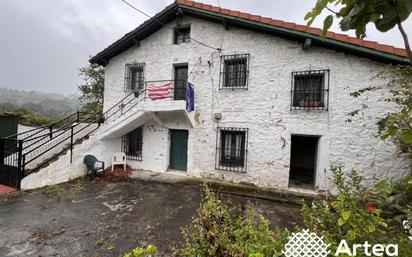 Exterior view of House or chalet for sale in Bilbao   with Terrace and Balcony