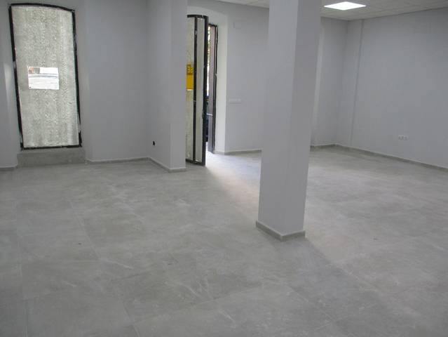 Local comercial en Alquiler en Centro