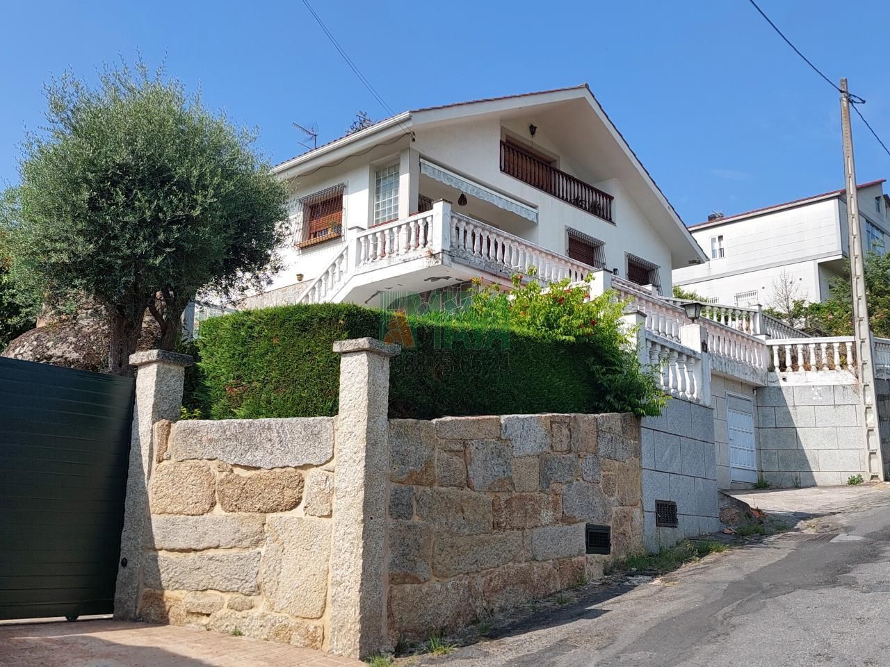 Vista exterior de Casa o xalet en venda en Ourense Capital  amb Calefacció i Jardí privat