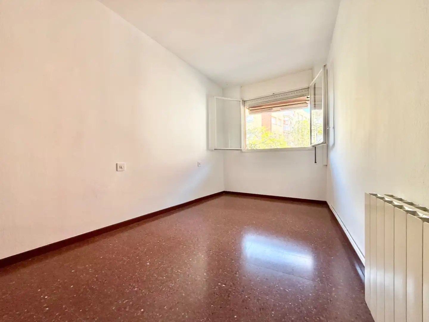 Bedroom of Flat for sale in Sant Just Desvern  with Air Conditioner, Heating and Parquet flooring