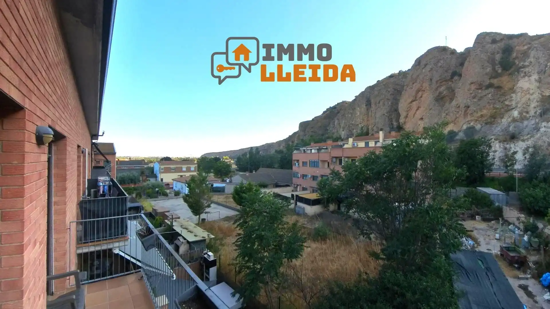 Vista exterior de Dúplex en venda en Os de Balaguer amb Calefacció, Terrassa i Traster